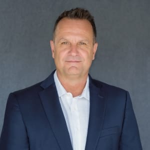 Satisfied clients sharing their positive experience with HomePortugal real estate services